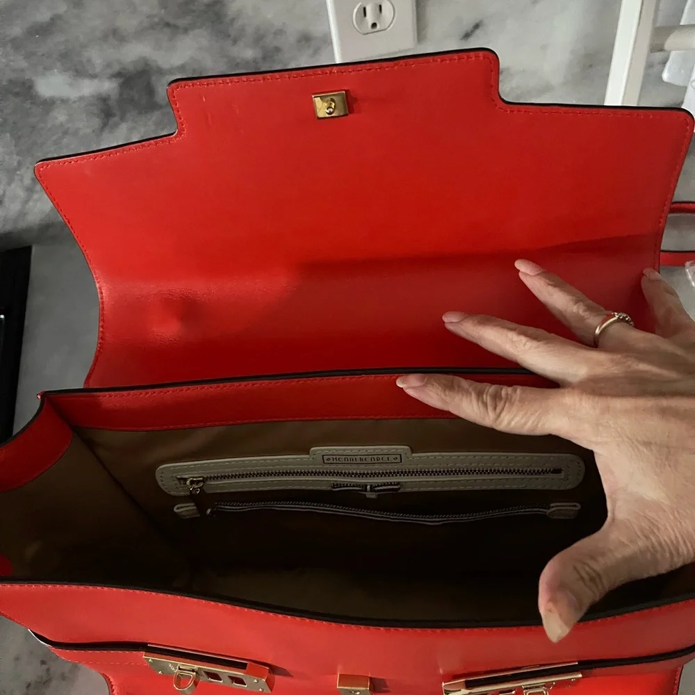 Elegant Red Leather Handbag - Picture 6 of 9
